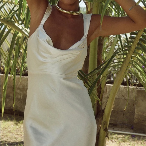 RUNAWAY Havanna Dress Ivory - Picture 8 of 8